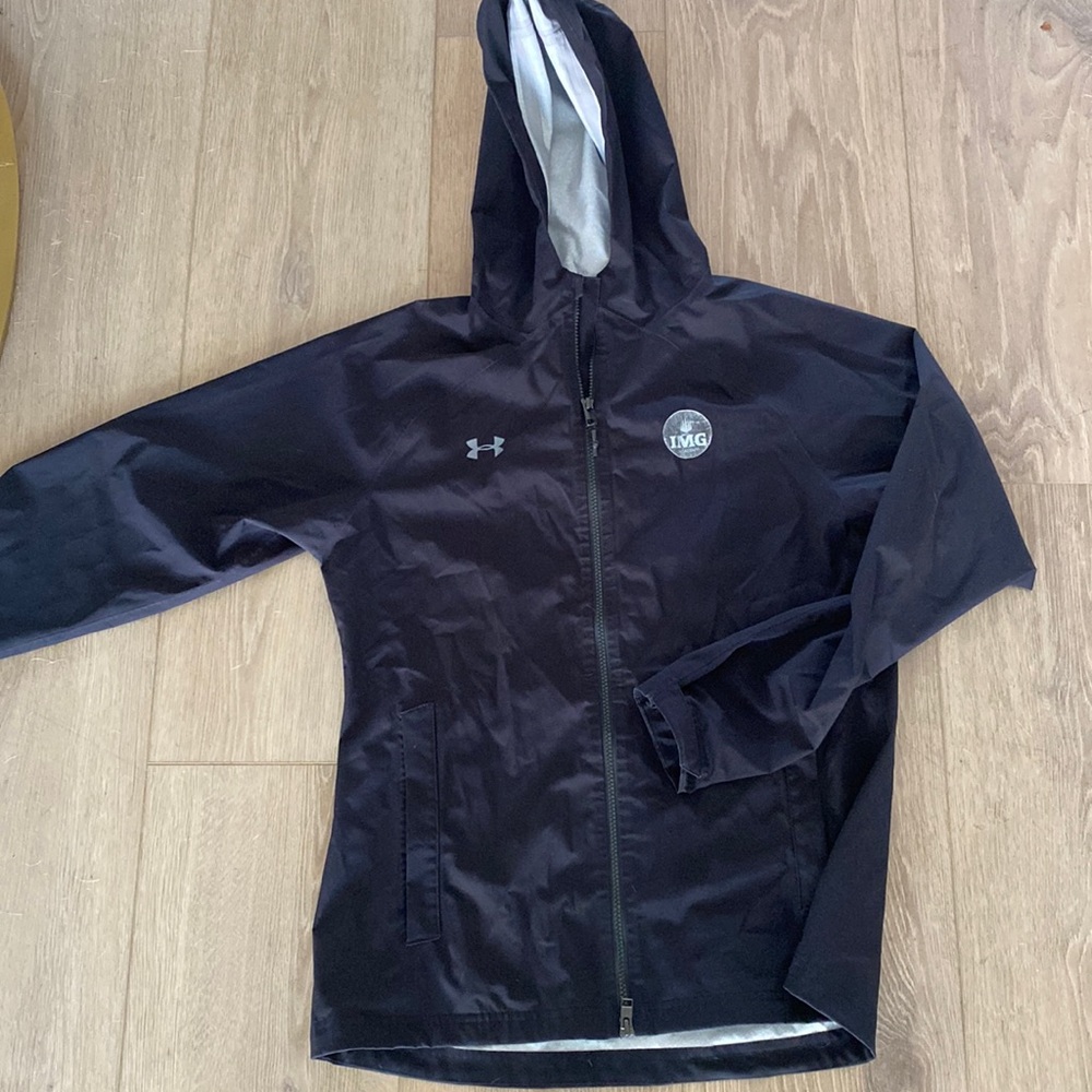 Official IMG Academy lightweight rain gear/ raincoat with zip up side pockets